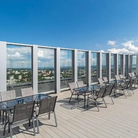Hanza Tower Gold-24 Exclusive Jacussi & Sauna & Pool Апартаменты *