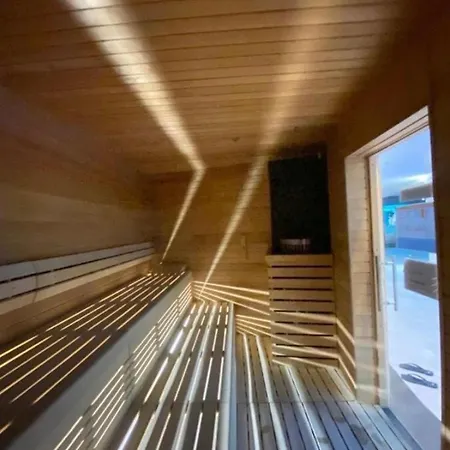 Hanza Tower Gold-24 Exclusive Jacussi & Sauna & Pool * Щецин